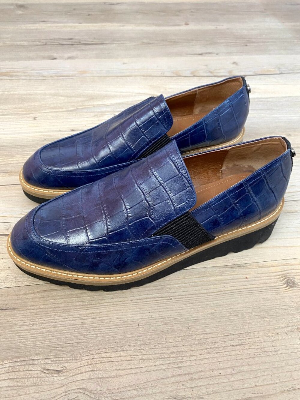 Donald Pliner Blue Crocodile Print Loafer Wedges Size 9